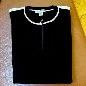 Kenneth Cole zippered knit short sleeve sweater top